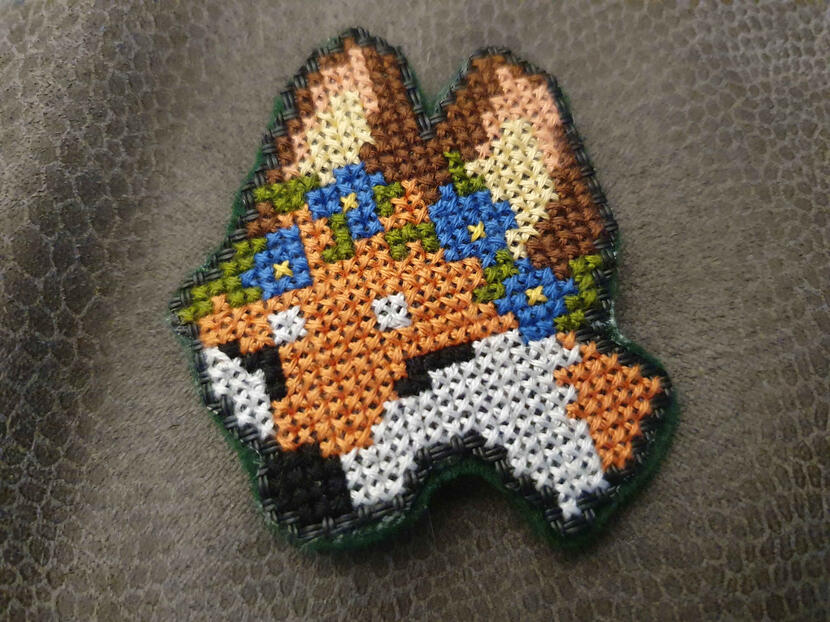 Flower Fox broach pin