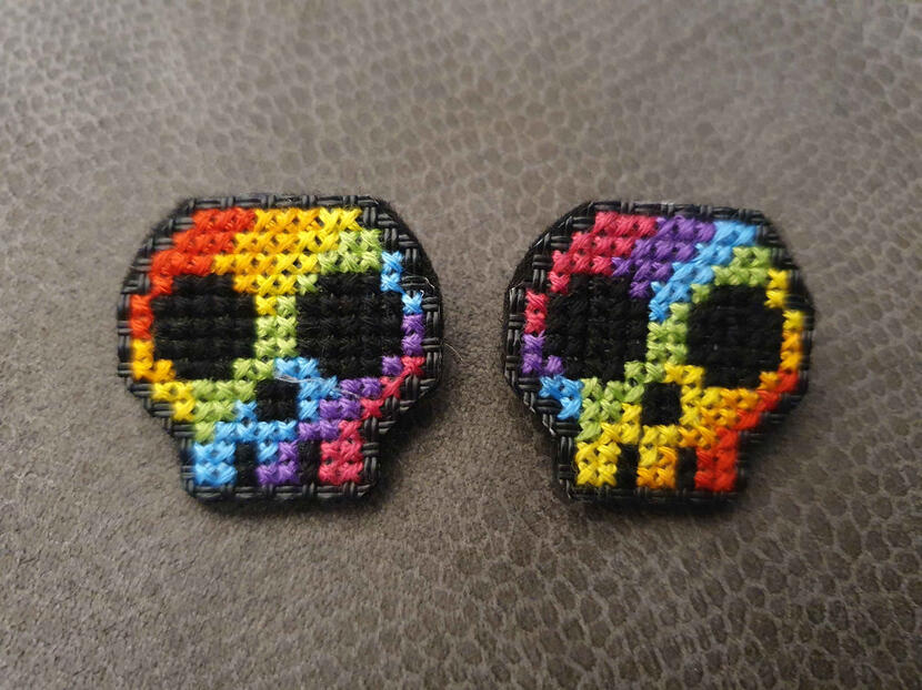 Rainbow skull broach pins